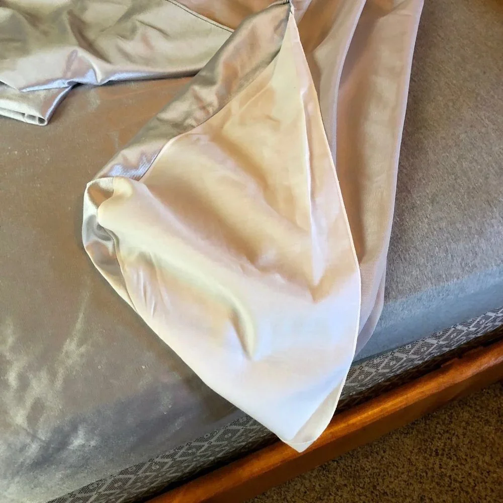 Vintage Silver Water Bed Sheets Used King Two King Pillow Cases